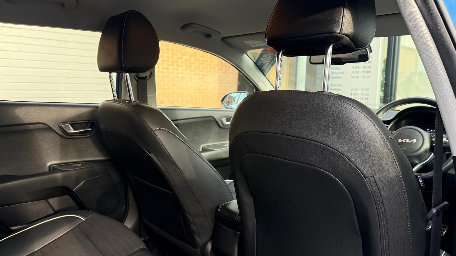 Used Kia Stonic 2024 for sale - 76615200: Photo 26