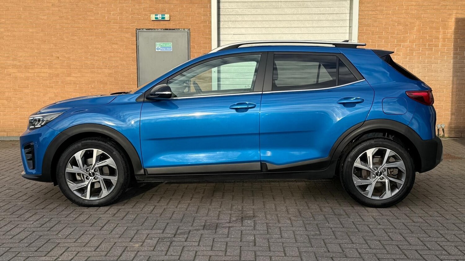 Used Kia Stonic 2024 for sale - 76615200: Photo 5