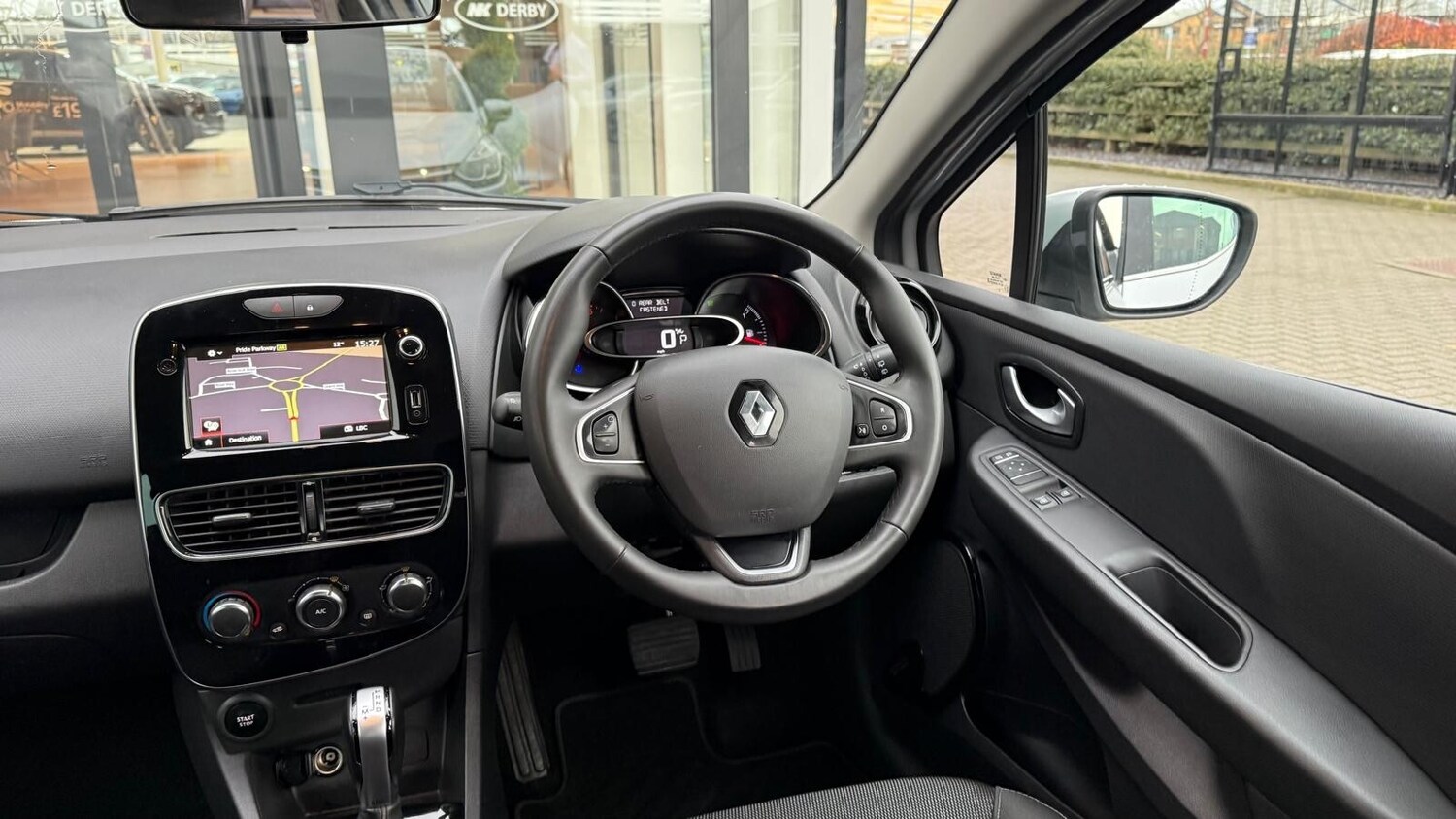 Used Renault Clio 2019 for sale - 76552547: Photo 15