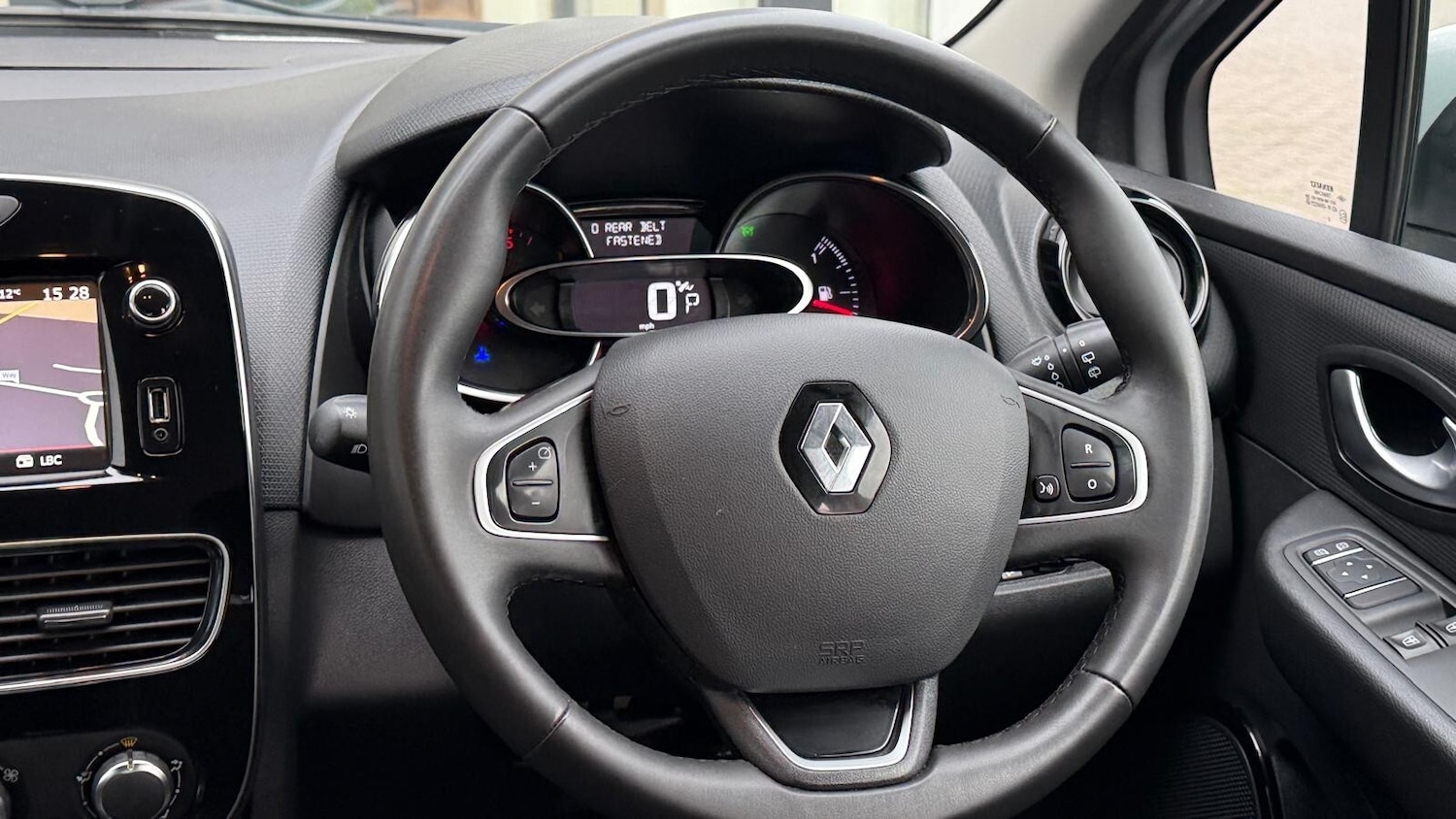 Used Renault Clio 2019 for sale - 76552547: Photo 16