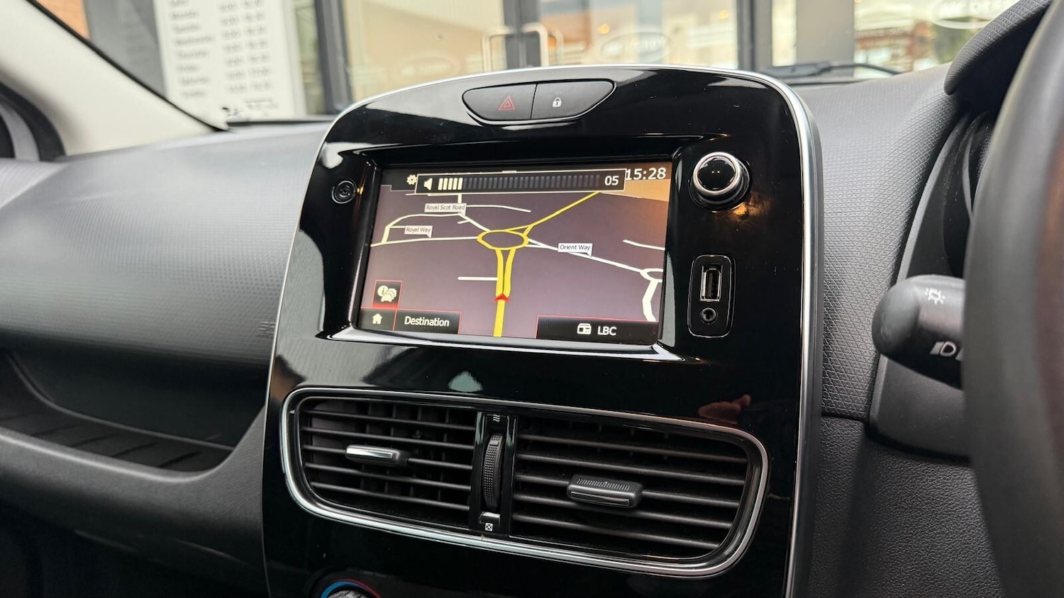 Used Renault Clio 2019 for sale - 76552547: Photo 18