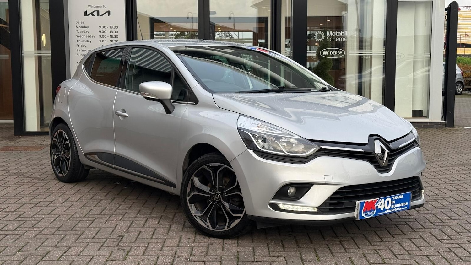 Used Renault Clio 2019 for sale - 76552547: Photo 2