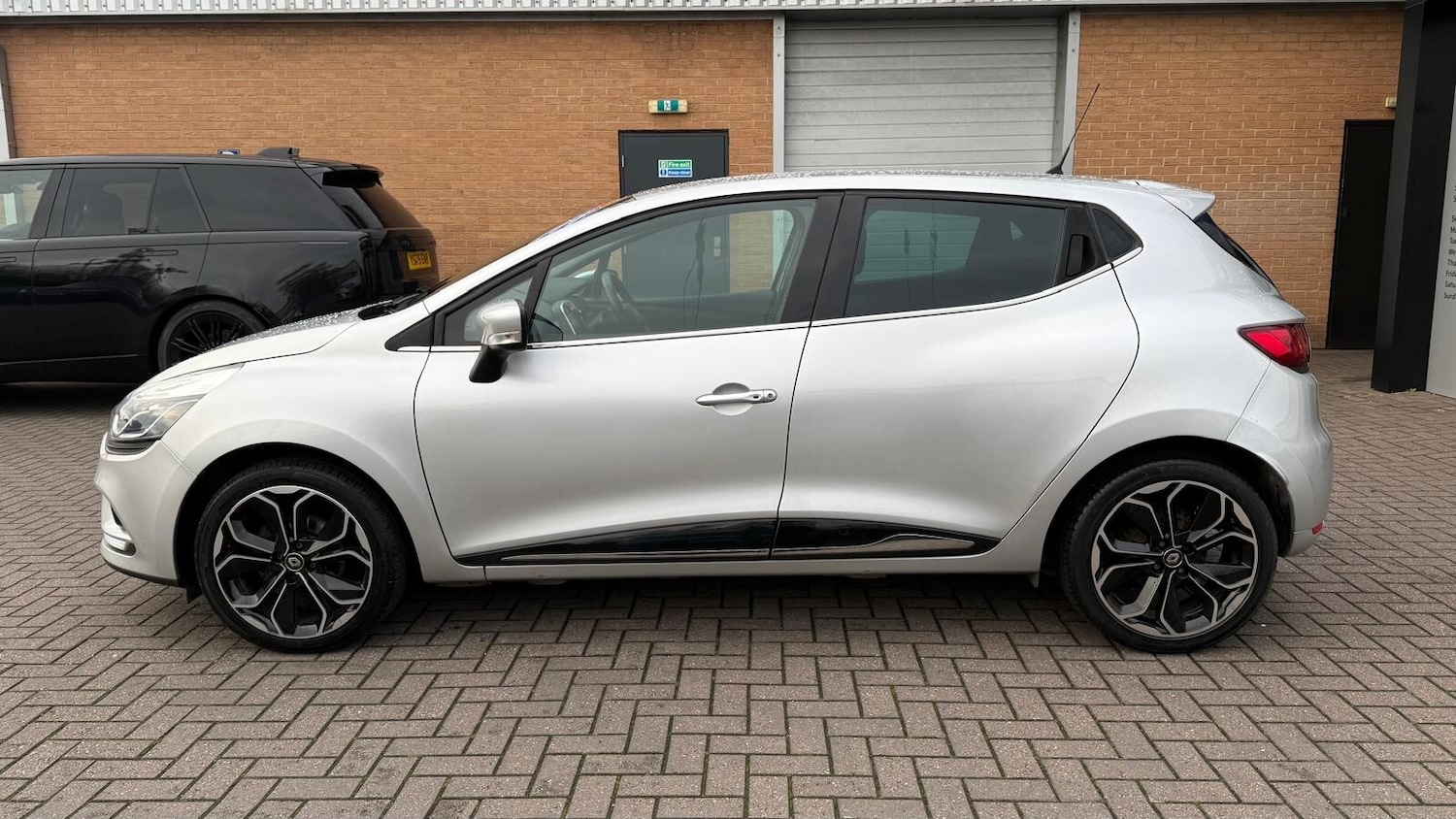 Used Renault Clio 2019 for sale - 76552547: Photo 5
