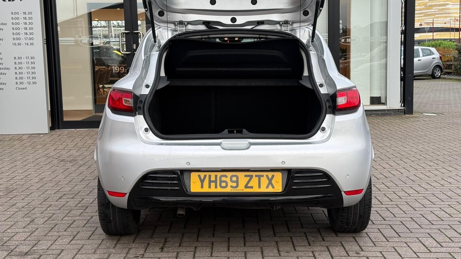 Used Renault Clio 2019 for sale - 76552547: Photo 8