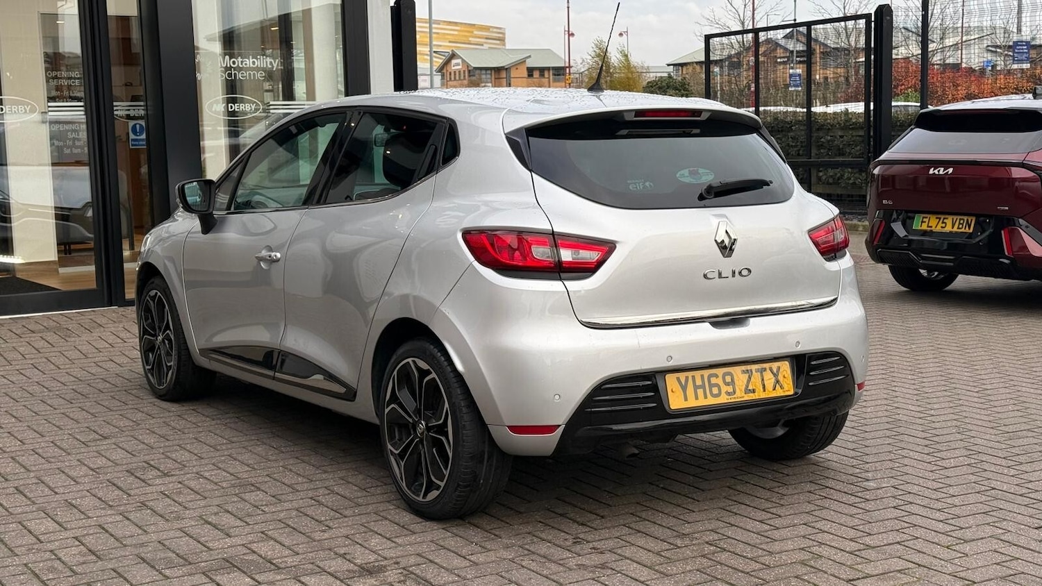 Used Renault Clio 2019 for sale - 76552547: Photo 9