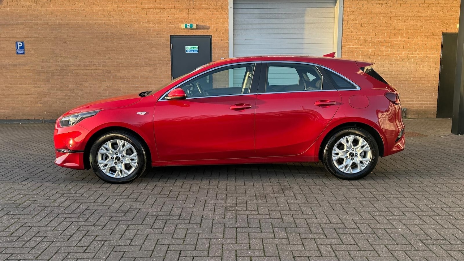 Used Kia Ceed 2025 for sale - 76901327: Photo 4