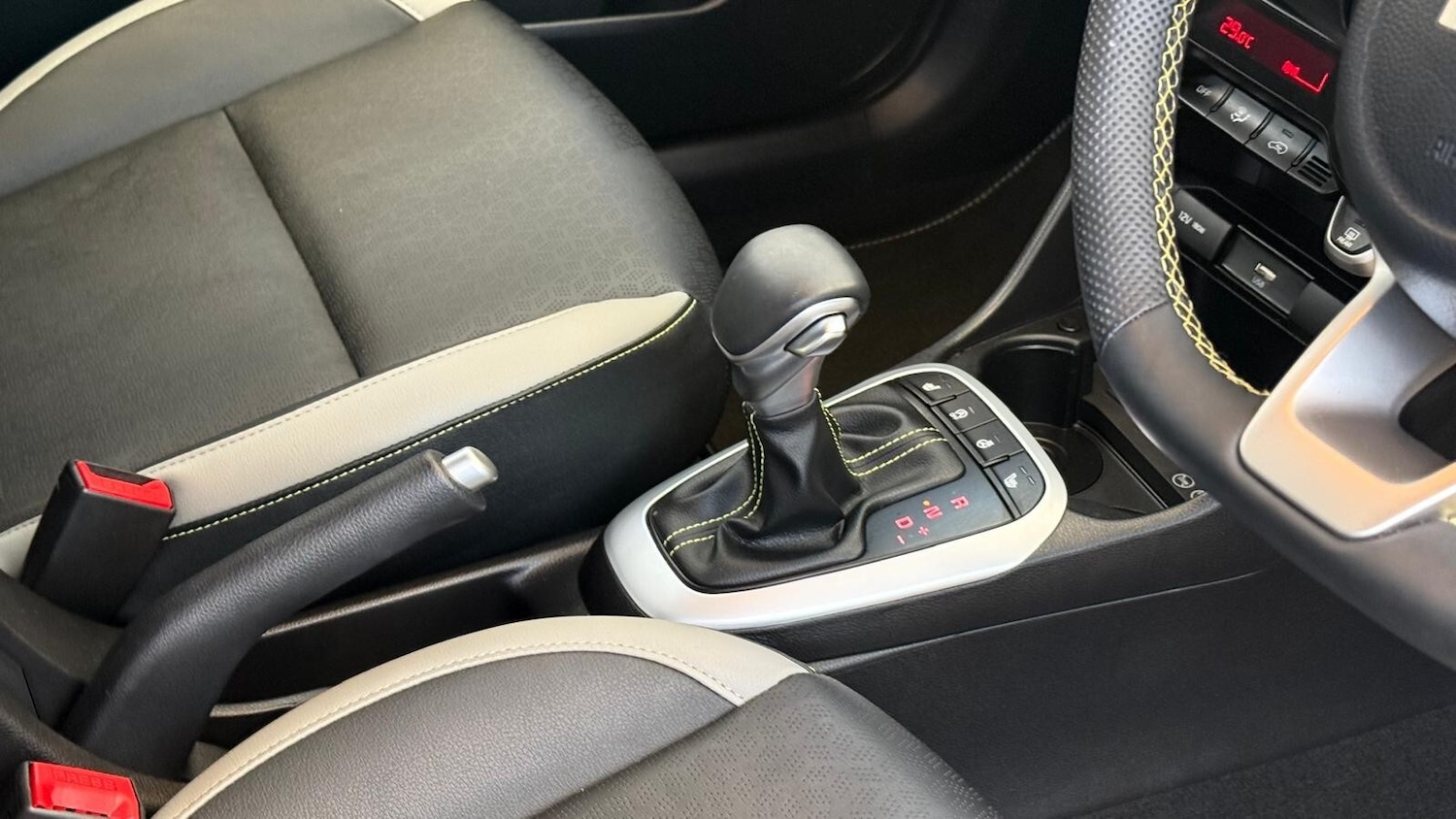 Used Kia Picanto 2023 for sale - 76704492: Photo 17