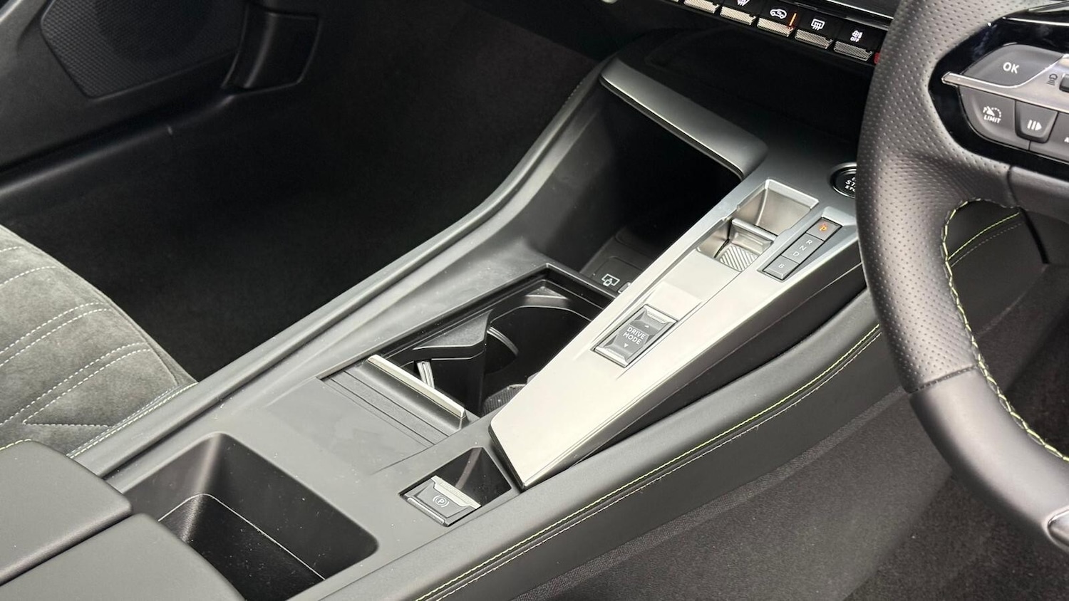 Used Peugeot 408 2024 for sale - 76927756: Photo 19