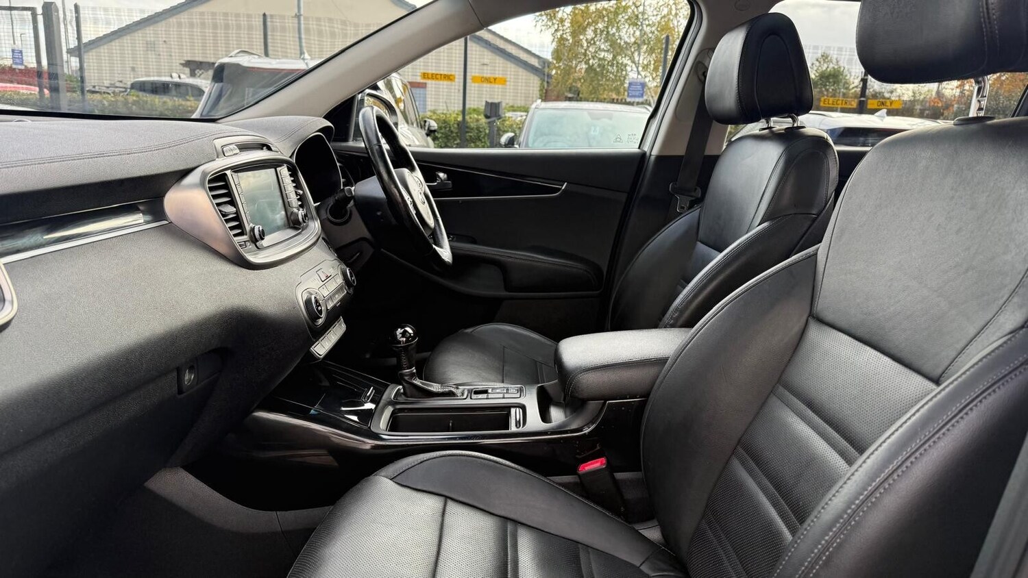 Used Kia Sorento 2017 for sale - 76344073: Photo 24