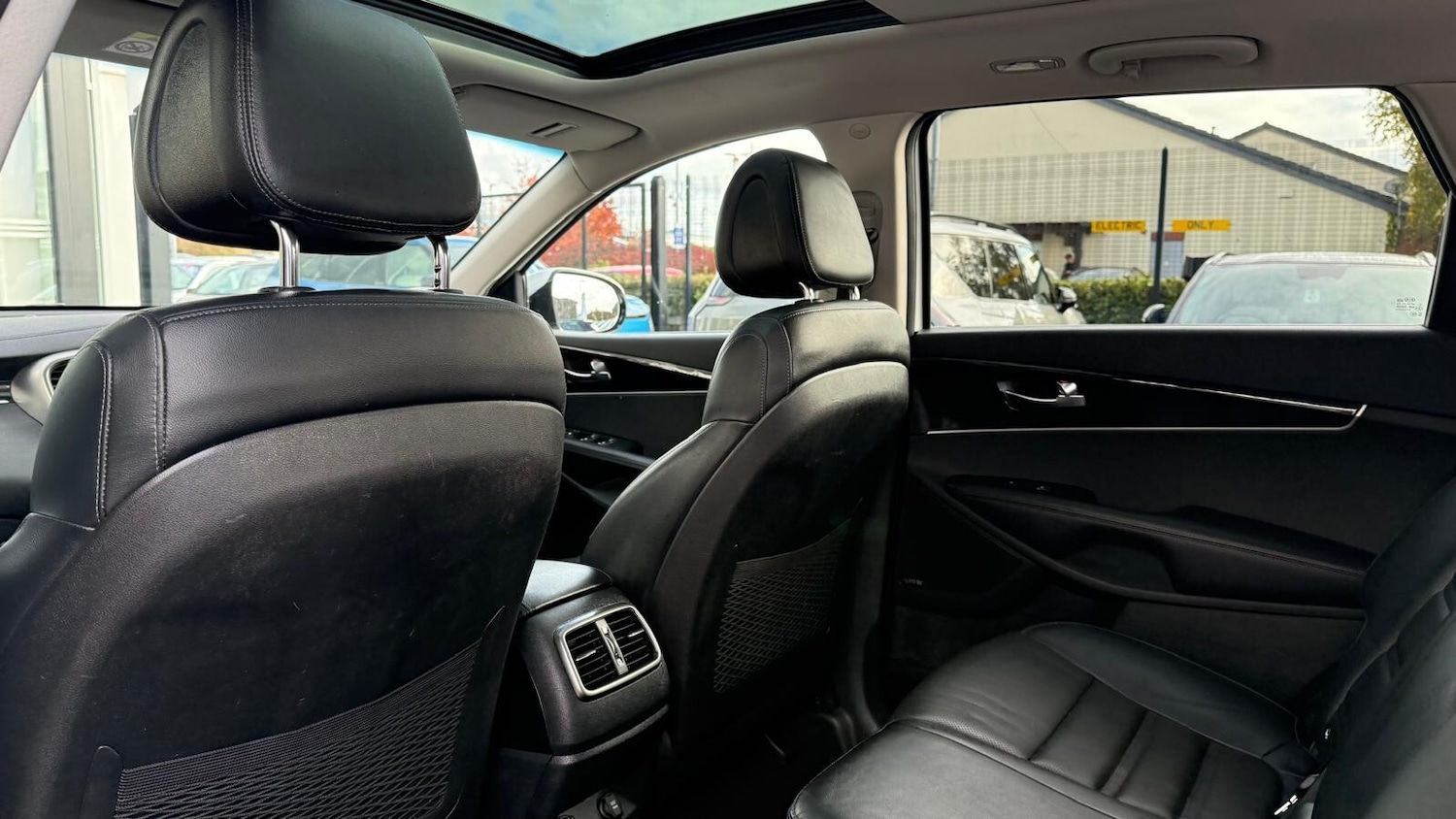 Used Kia Sorento 2017 for sale - 76344073: Photo 25