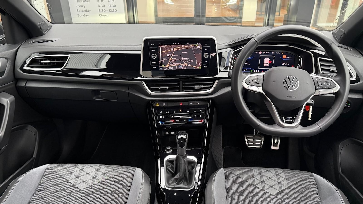 Used Volkswagen T-Roc 2024 for sale - 76466155: Photo 15