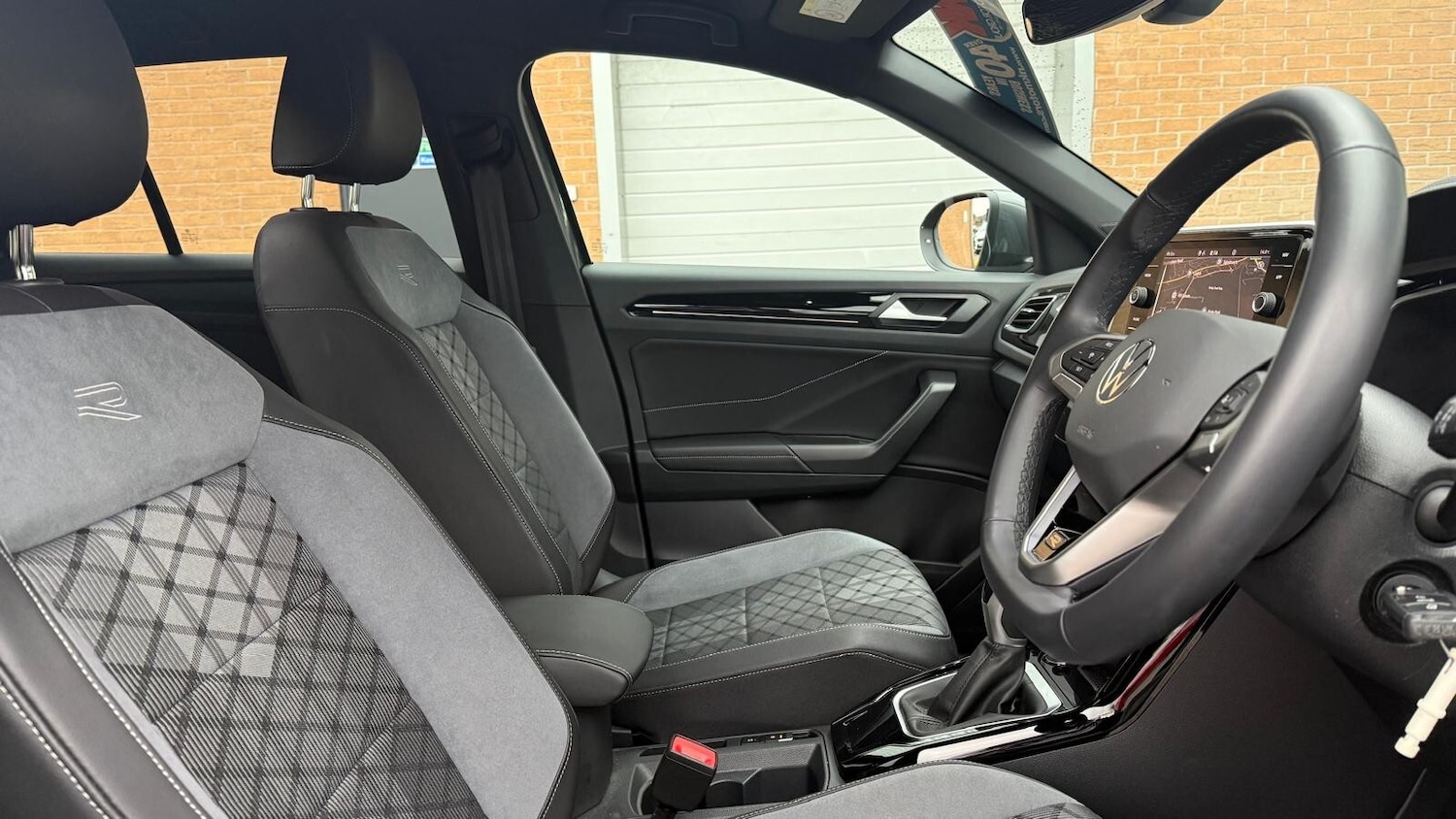 Used Volkswagen T-Roc 2024 for sale - 76466155: Photo 22