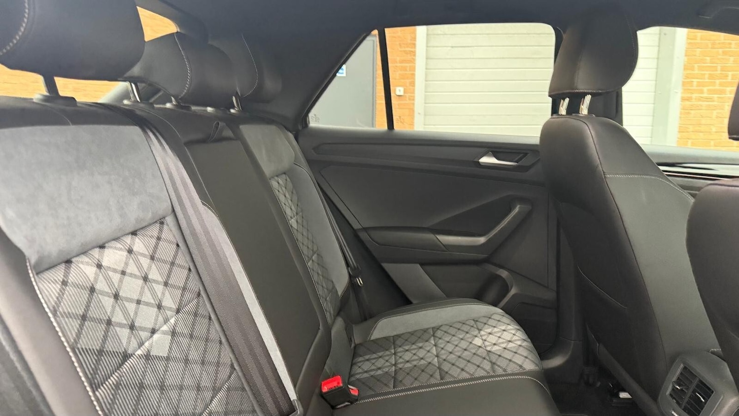 Used Volkswagen T-Roc 2024 for sale - 76466155: Photo 25