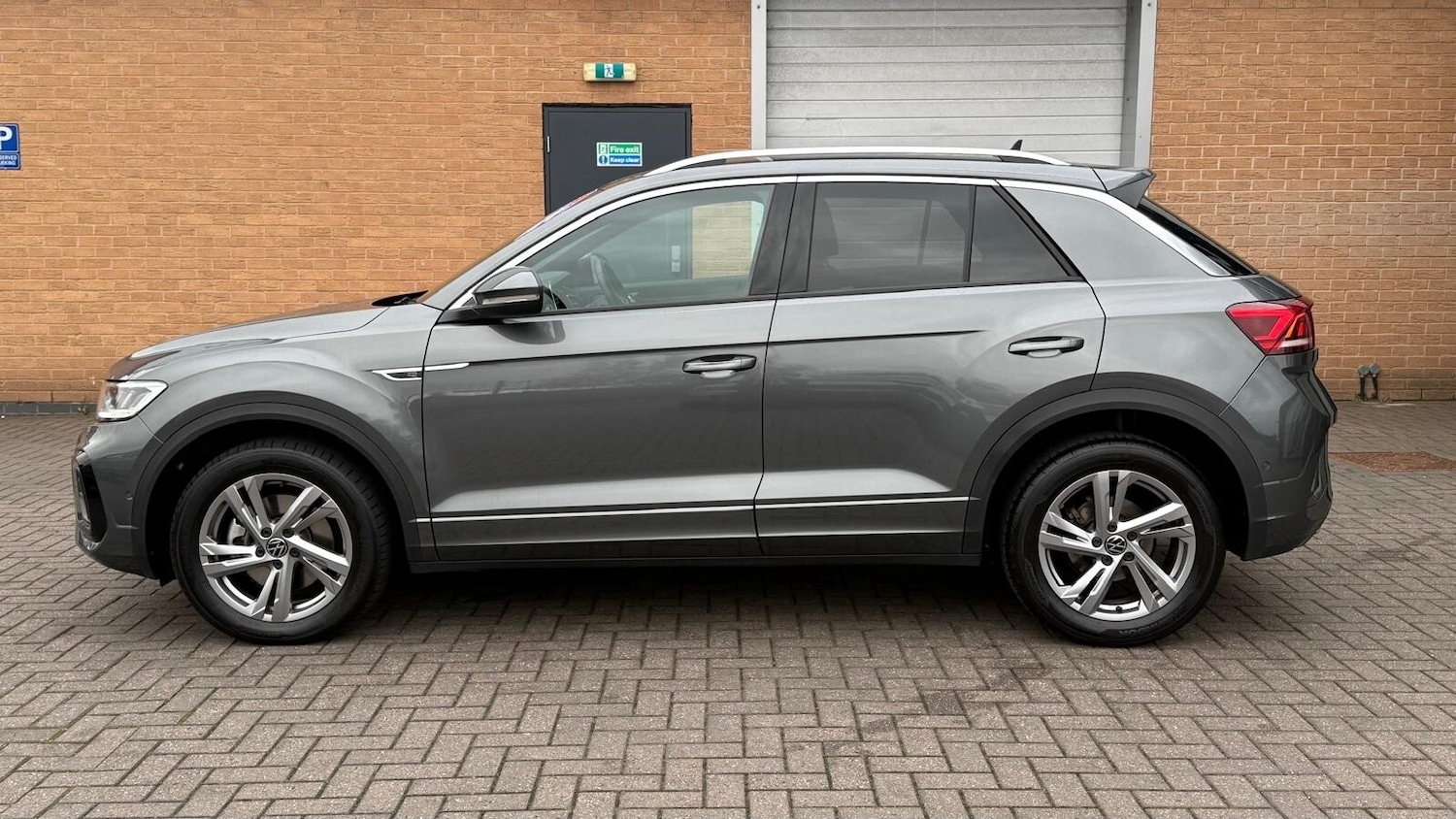 Used Volkswagen T-Roc 2024 for sale - 76466155: Photo 5