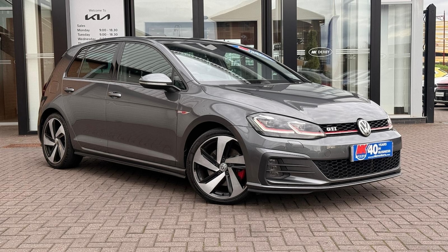 Used Volkswagen Golf 2018 for sale - 76195970: Photo 2