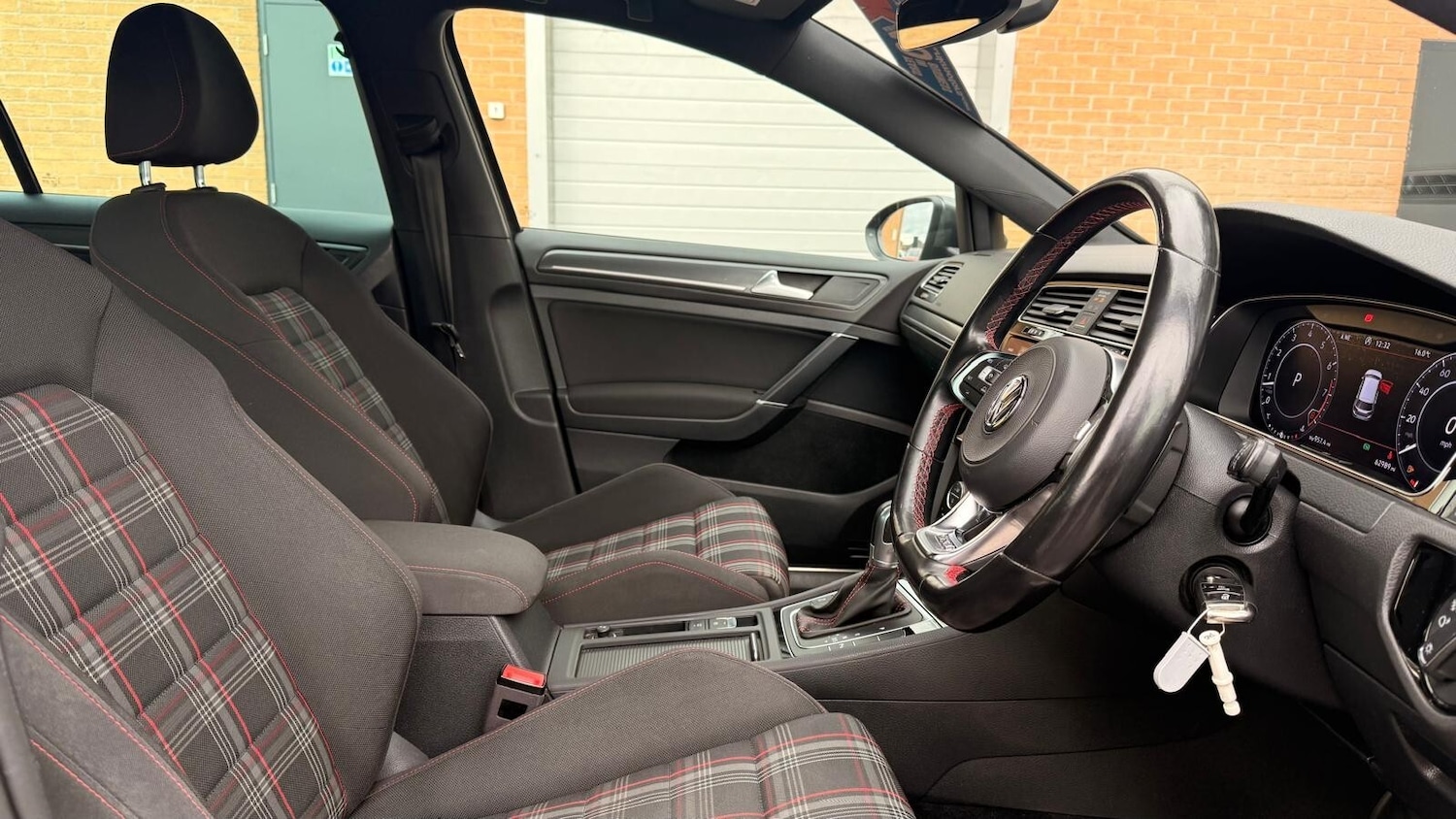 Used Volkswagen Golf 2018 for sale - 76195970: Photo 23