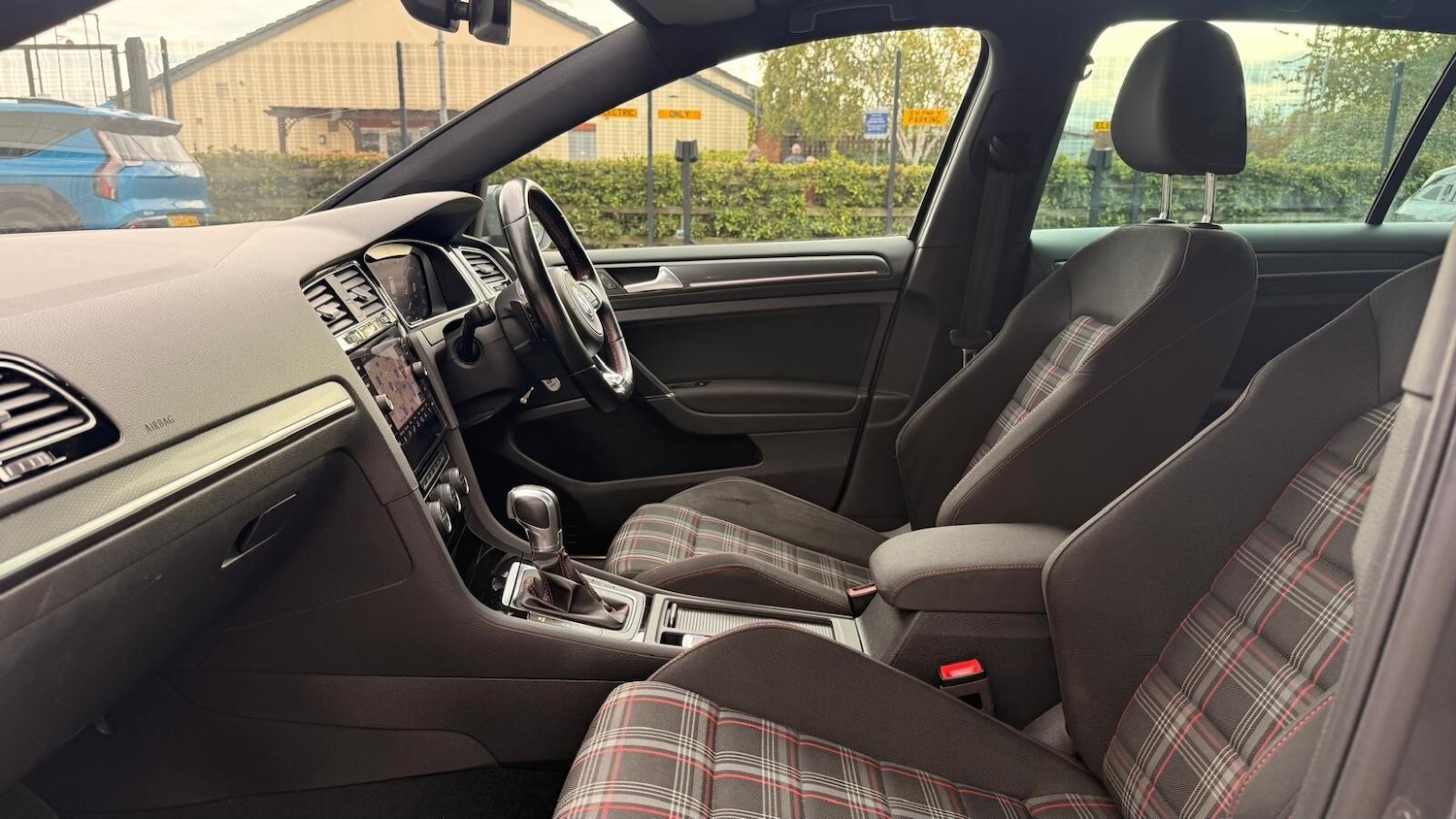Used Volkswagen Golf 2018 for sale - 76195970: Photo 24