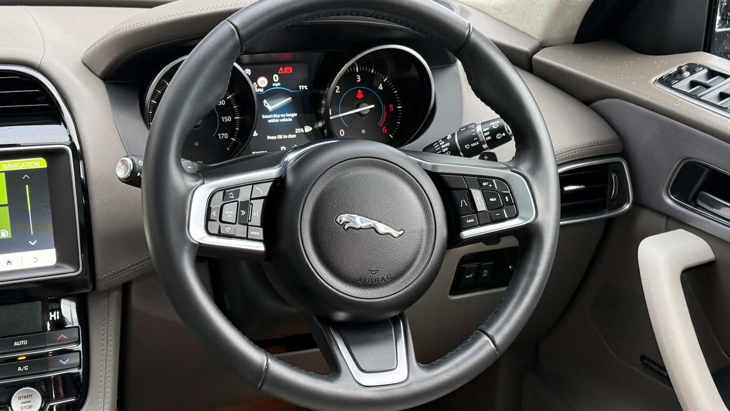 Used Jaguar F-Pace 2020 for sale - 76372733: Photo 16