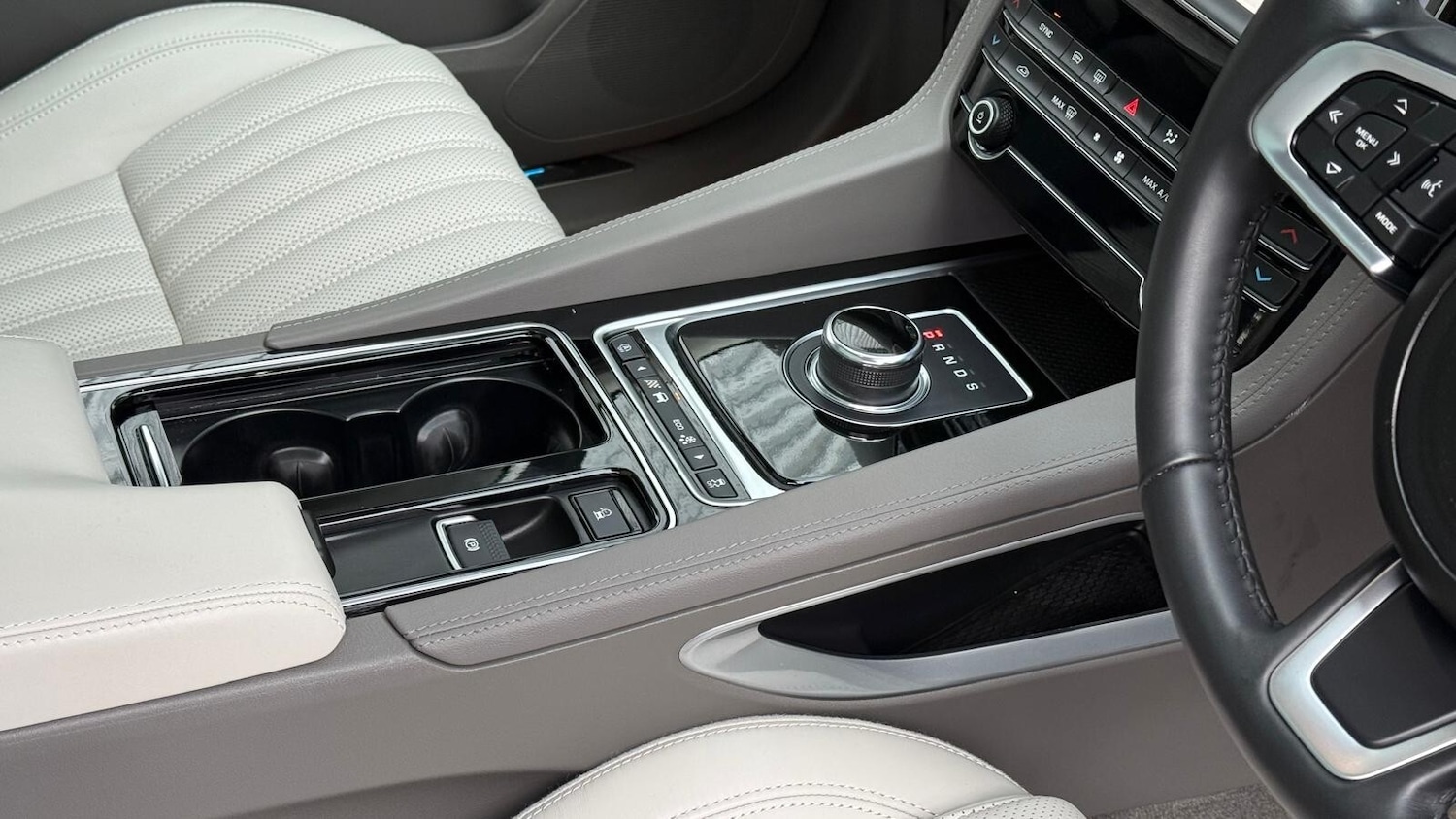 Used Jaguar F-Pace 2020 for sale - 76372733: Photo 20