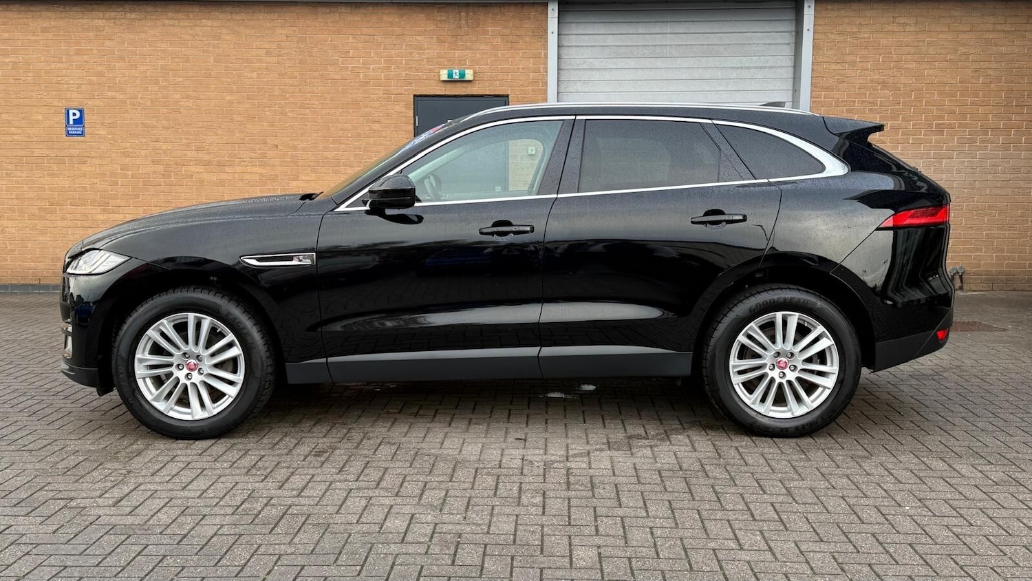 Used Jaguar F-Pace 2020 for sale - 76372733: Photo 6