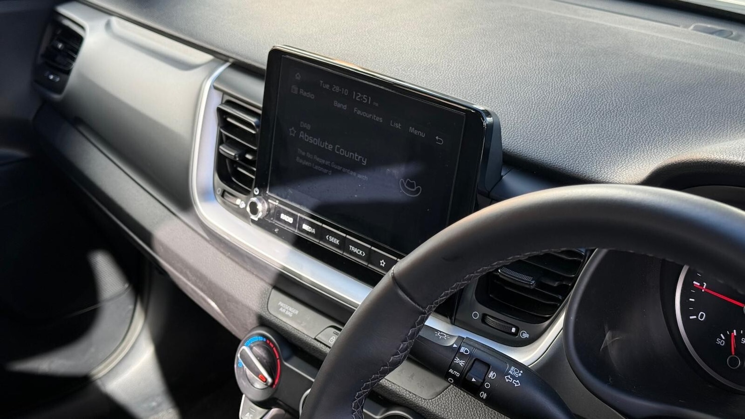 Used Kia Stonic 2023 for sale - 76393528: Photo 18