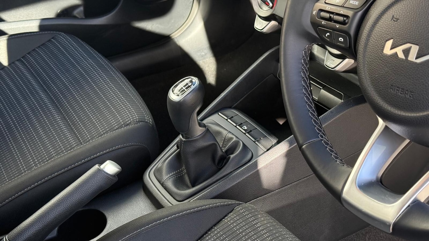 Used Kia Stonic 2023 for sale - 76393528: Photo 19