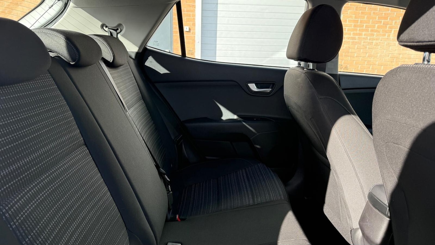 Used Kia Stonic 2023 for sale - 76393528: Photo 26