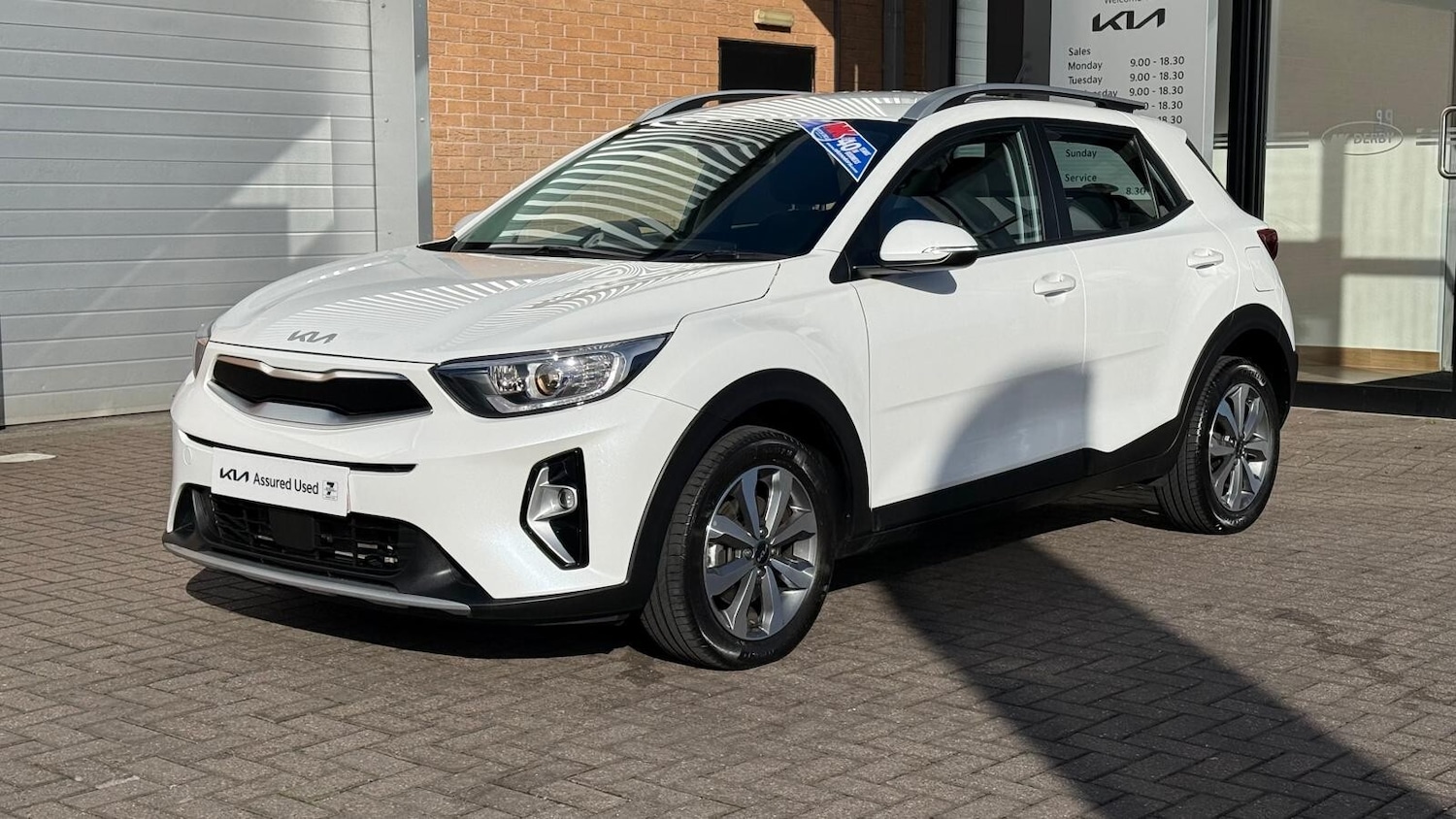 Used Kia Stonic 2023 for sale - 76393528: Photo 4