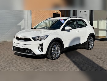 Used Kia Stonic 2023 for sale - 76393528: Photo