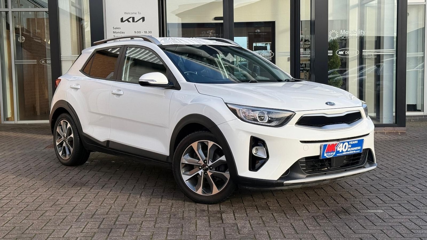 Used Kia Stonic 2018 for sale - 76881906: Photo 2