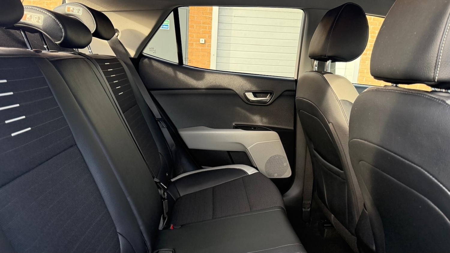 Used Kia Stonic 2018 for sale - 76881906: Photo 22