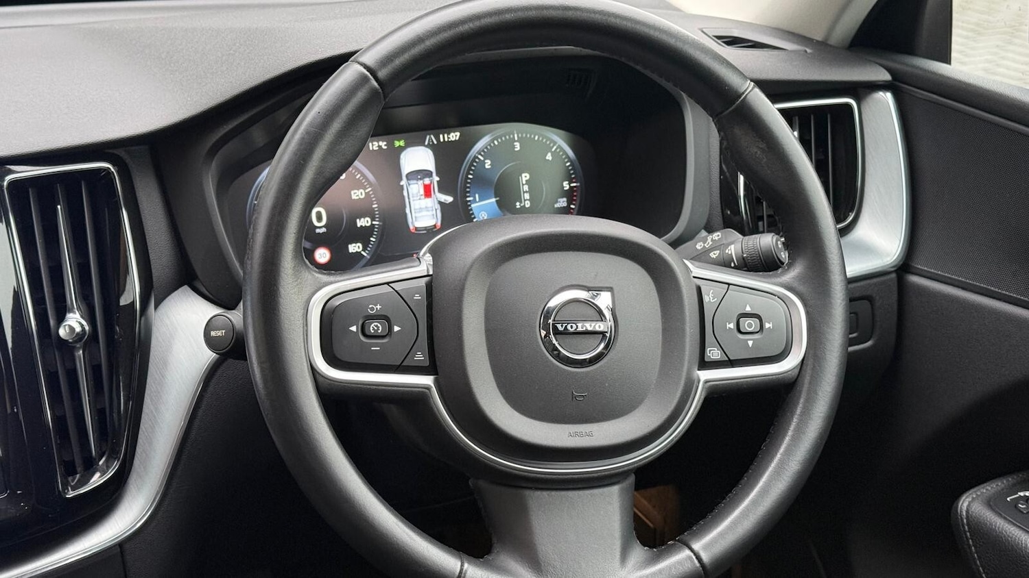 Used Volvo XC60 2018 for sale - 76948477: Photo 17