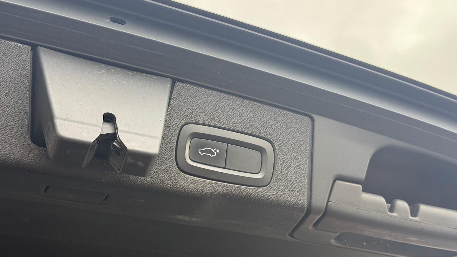 Used Volvo XC60 2018 for sale - 76948477: Photo 9