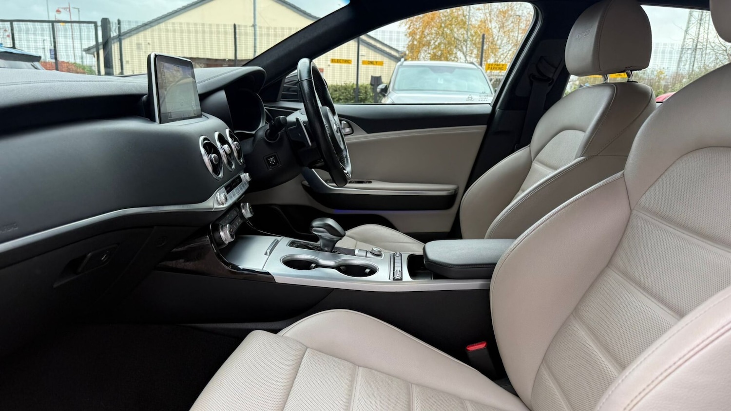 Used Kia Stinger 2019 for sale - 76466558: Photo 25