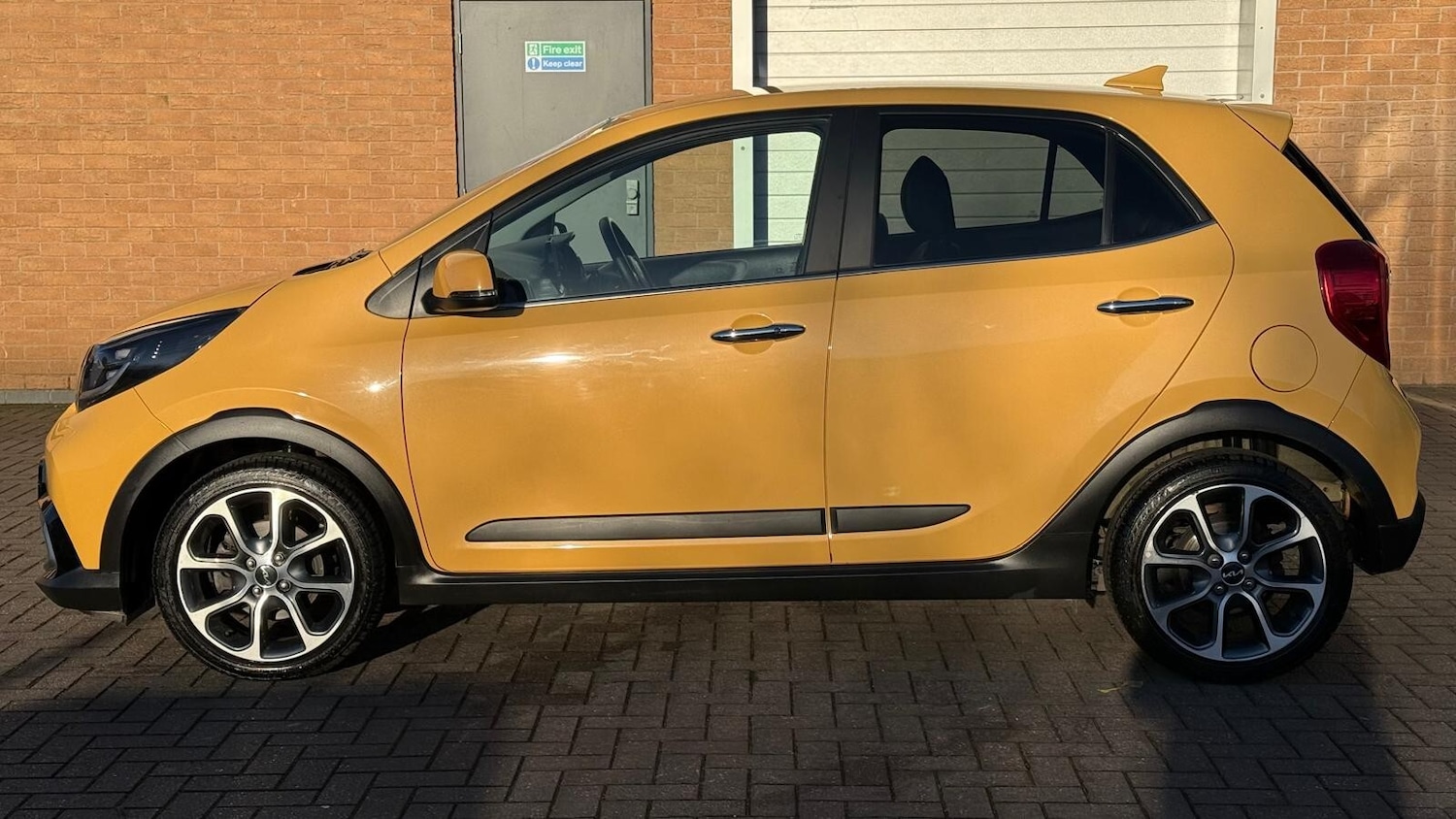 Used Kia Picanto 2022 for sale - 76696552: Photo 5