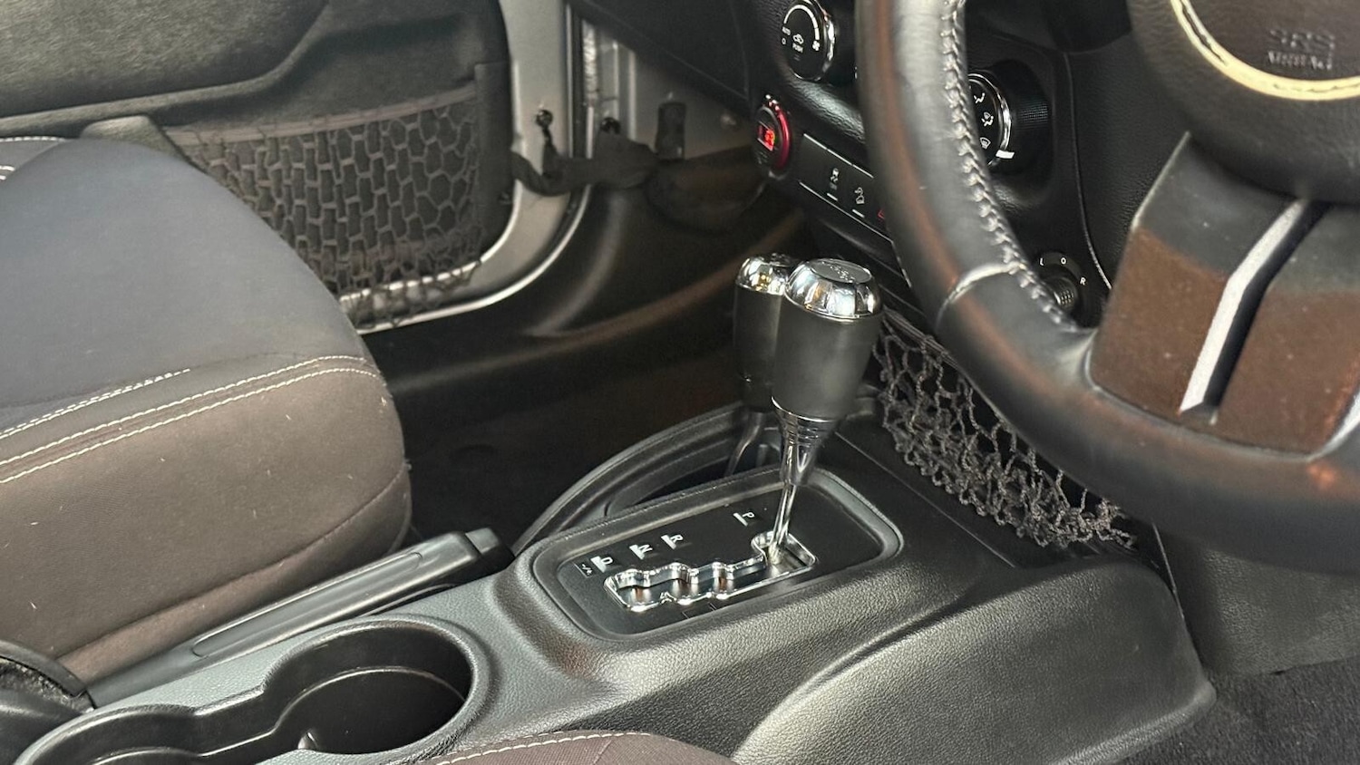 Used Jeep Wrangler 2015 for sale - 76908078: Photo 31