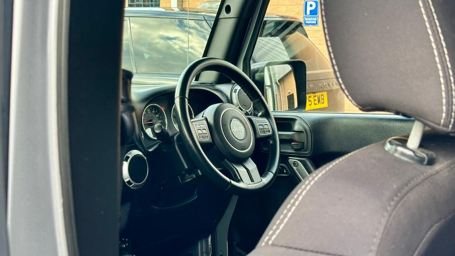 Used Jeep Wrangler 2015 for sale - 76908078: Photo 35