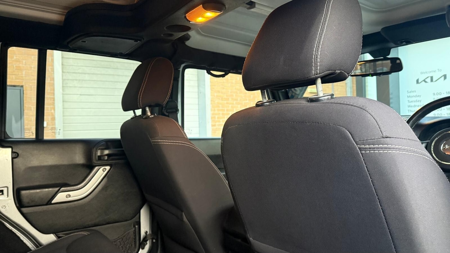 Used Jeep Wrangler 2015 for sale - 76908078: Photo 39