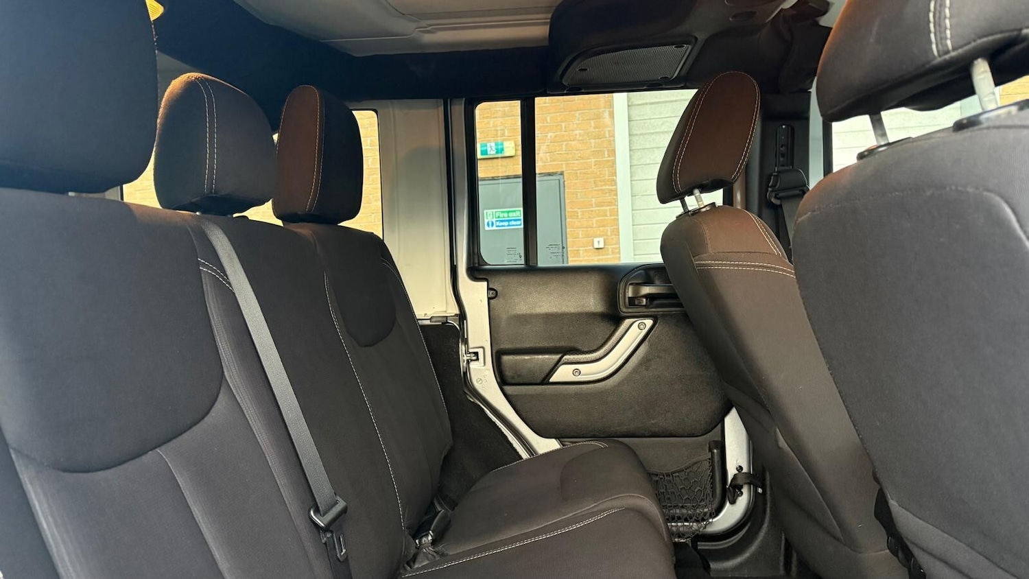 Used Jeep Wrangler 2015 for sale - 76908078: Photo 40