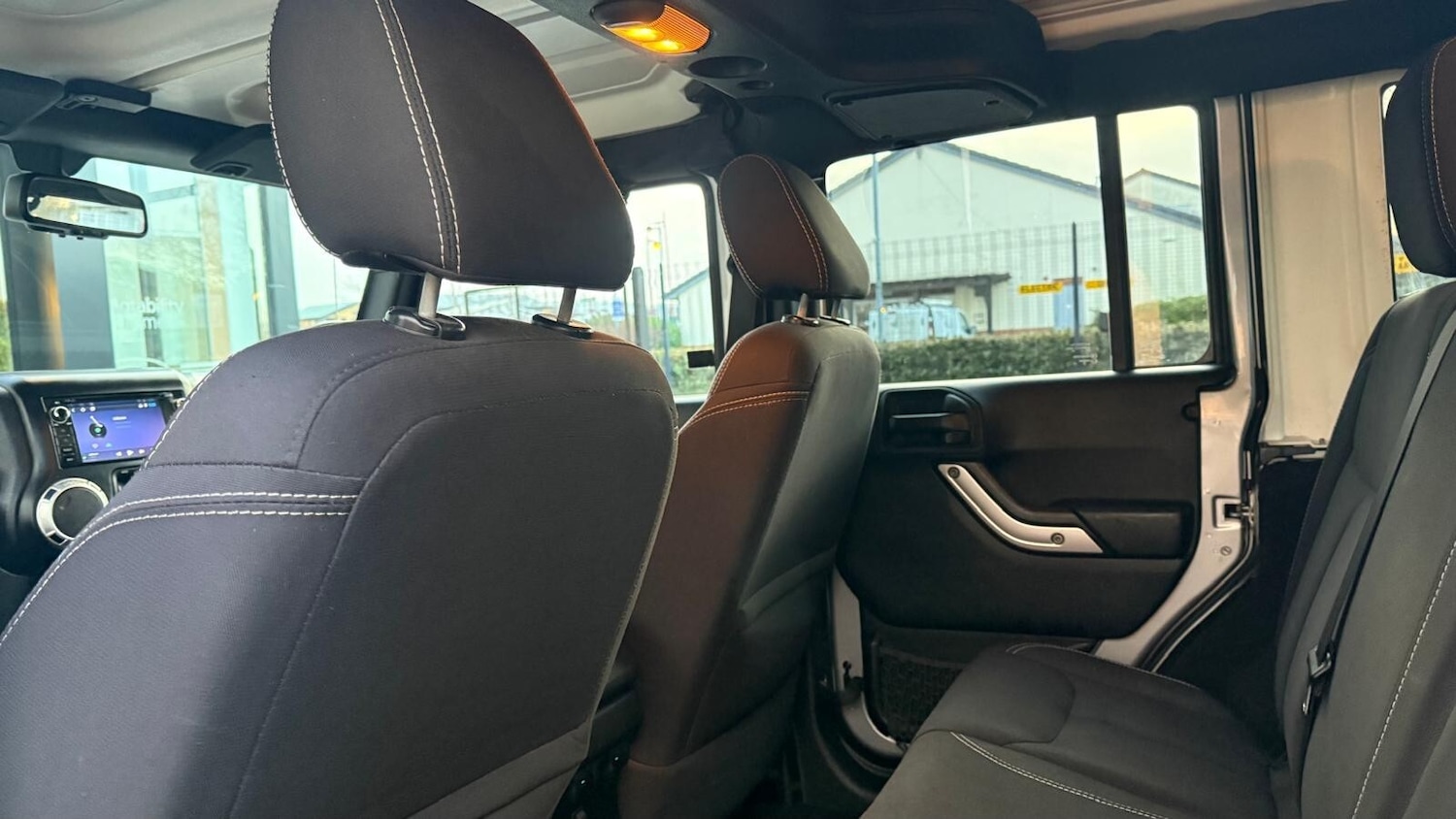 Used Jeep Wrangler 2015 for sale - 76908078: Photo 41