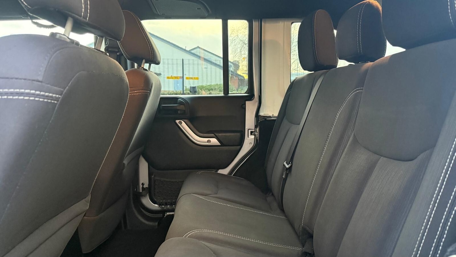 Used Jeep Wrangler 2015 for sale - 76908078: Photo 42