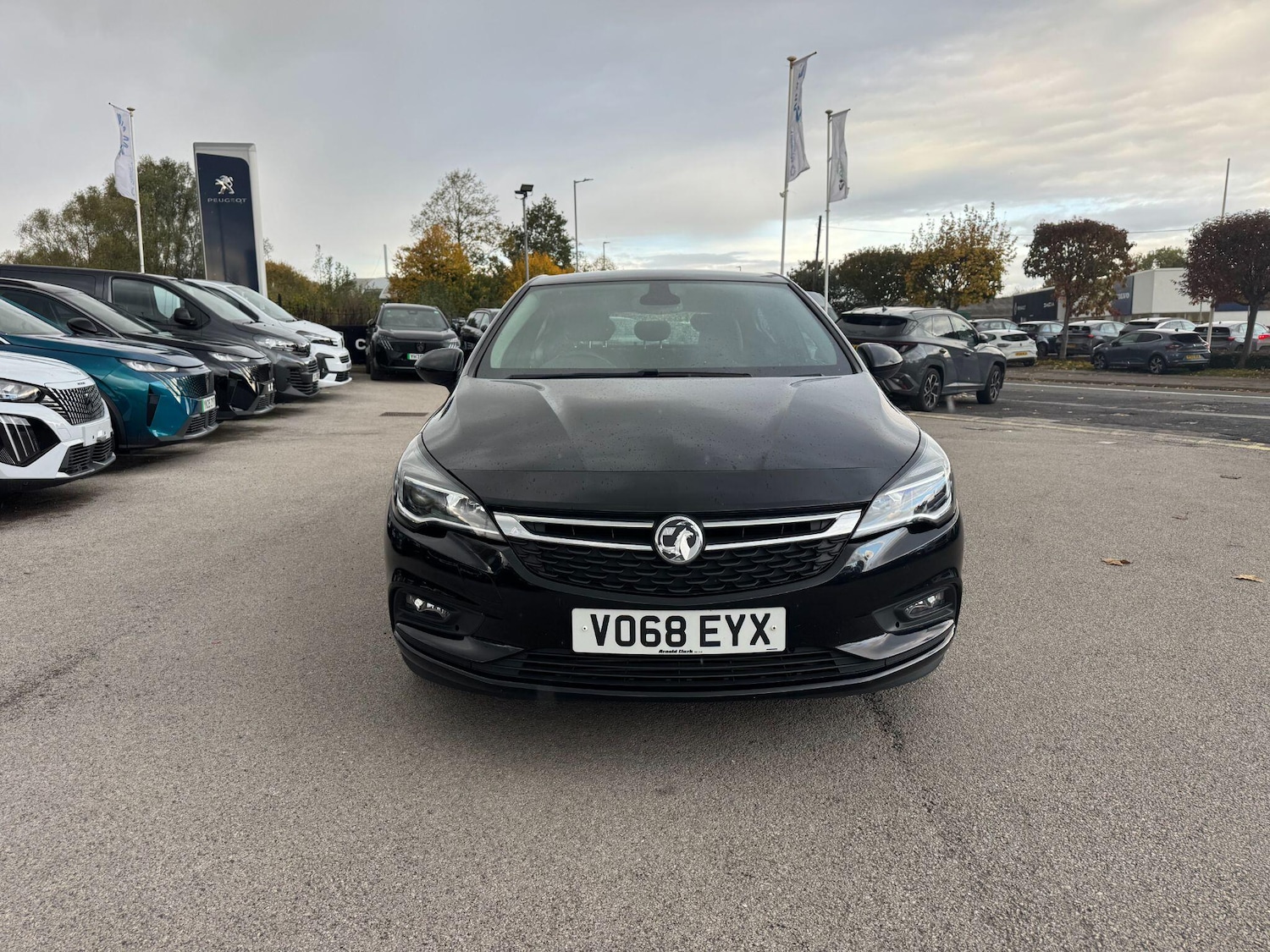 Used Vauxhall Astra 2018 for sale - 76620257: Photo 2