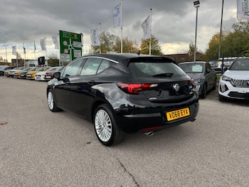 Used Vauxhall Astra 2018 for sale - 76620257: Photo