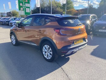 Used Renault Captur 2021 for sale - 76001884: Photo