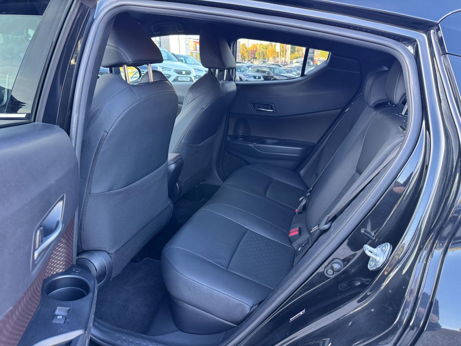 Used Toyota C-HR 2019 for sale - 76337570: Photo 11