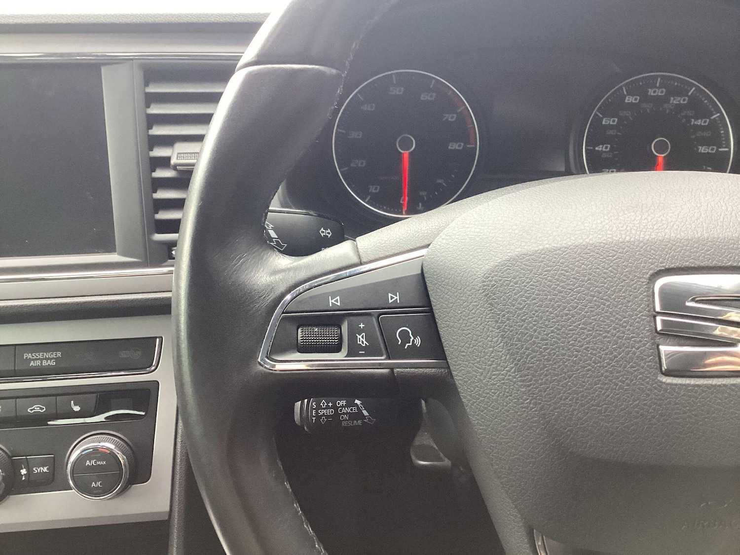 Used SEAT Leon 2019 for sale - 76752443: Photo 15