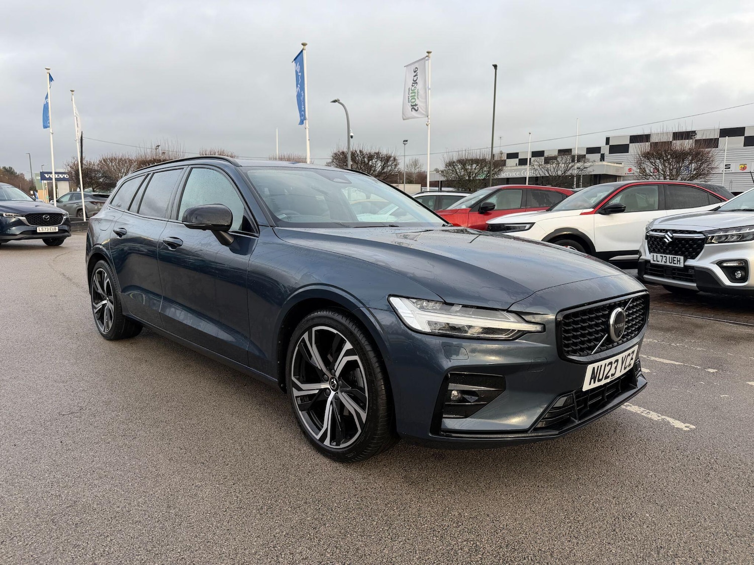 Used Volvo V60 2023 for sale - 76839789: Photo 1