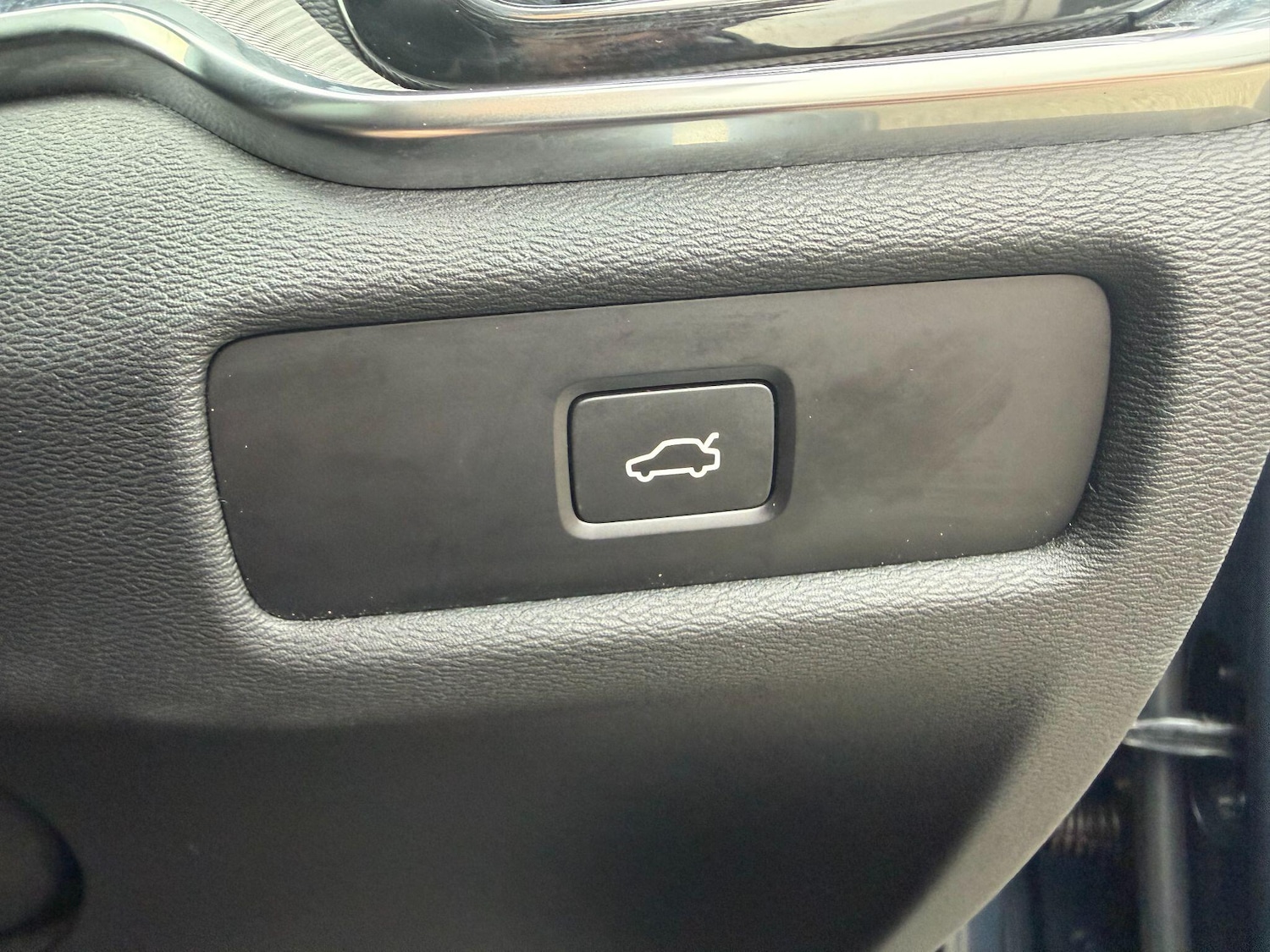 Used Volvo V60 2023 for sale - 76839789: Photo 18