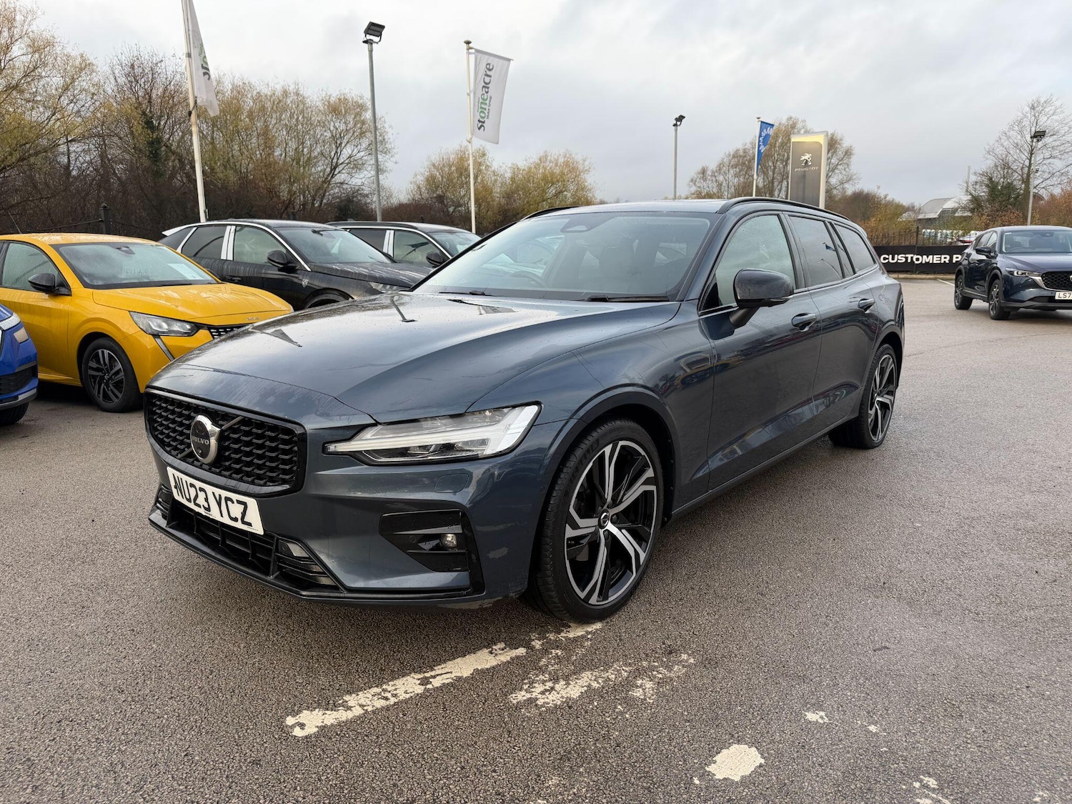 Used Volvo V60 2023 for sale - 76839789: Photo 3