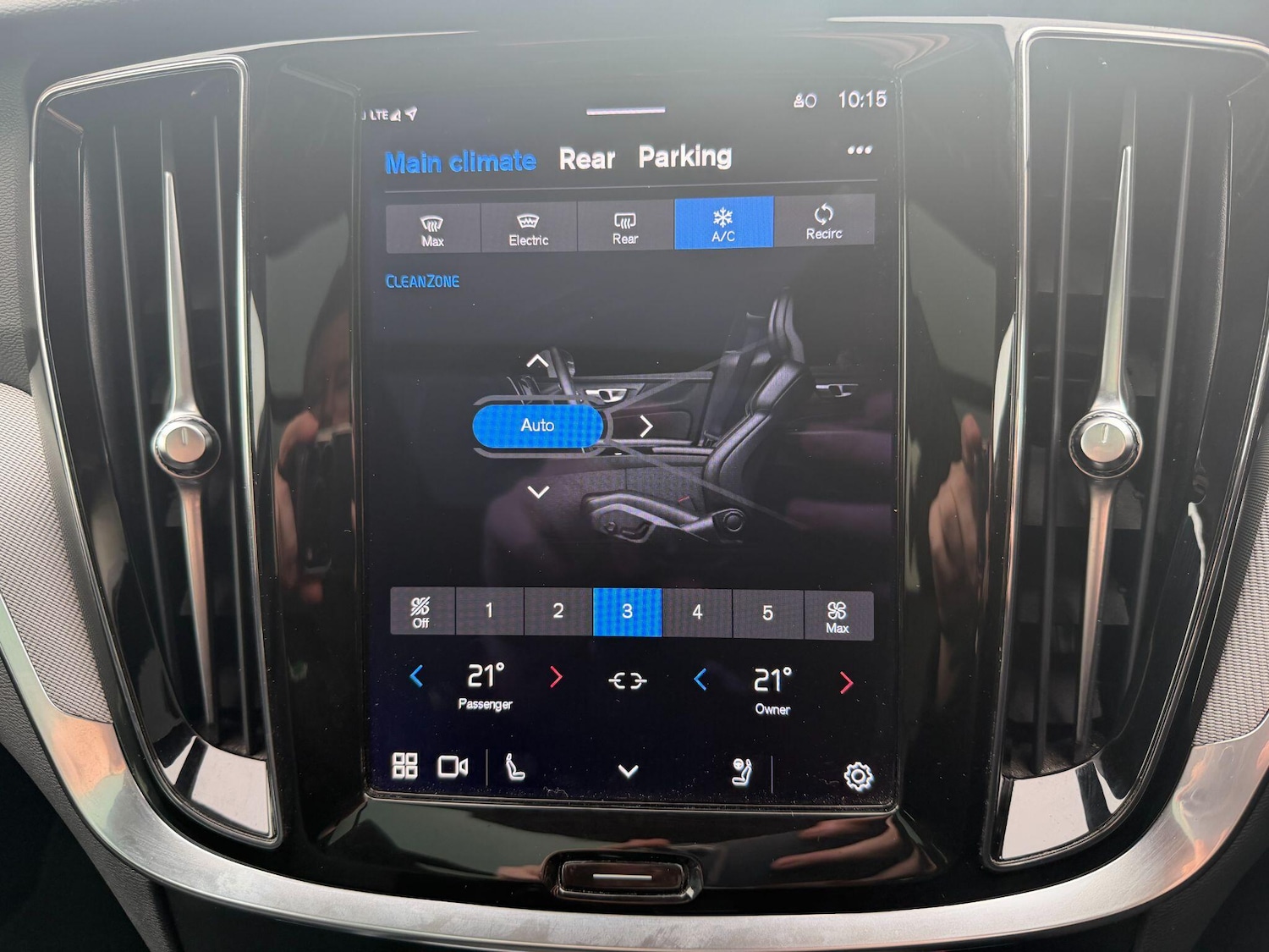 Used Volvo V60 2023 for sale - 76839789: Photo 30